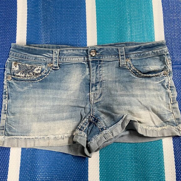 Knox Rose Denim Embroidery W14 Shorts - Picture 3 of 8